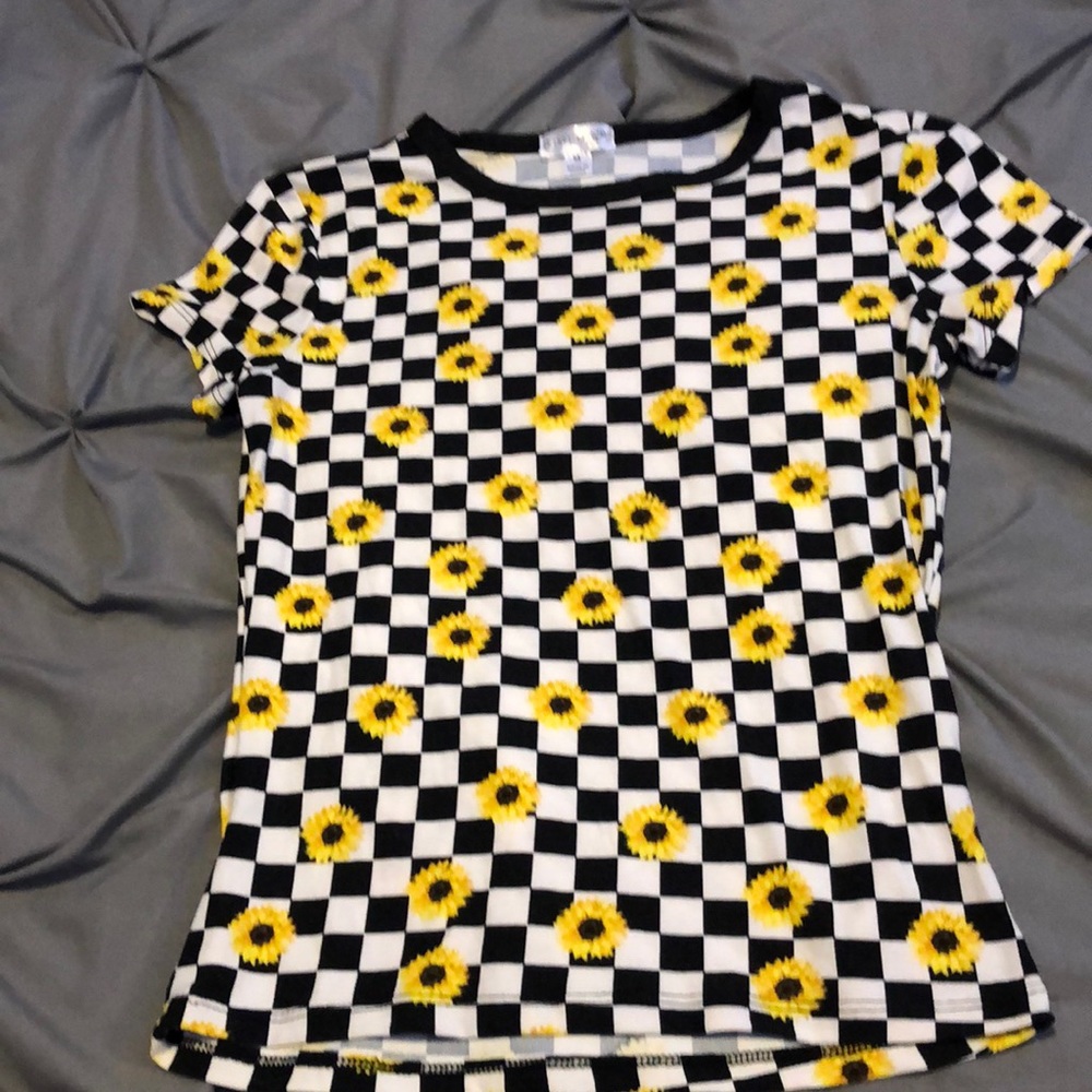 Checkerboard sunflower tee size M